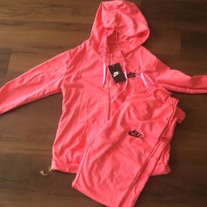 Hot pink Nike top and bottom suit